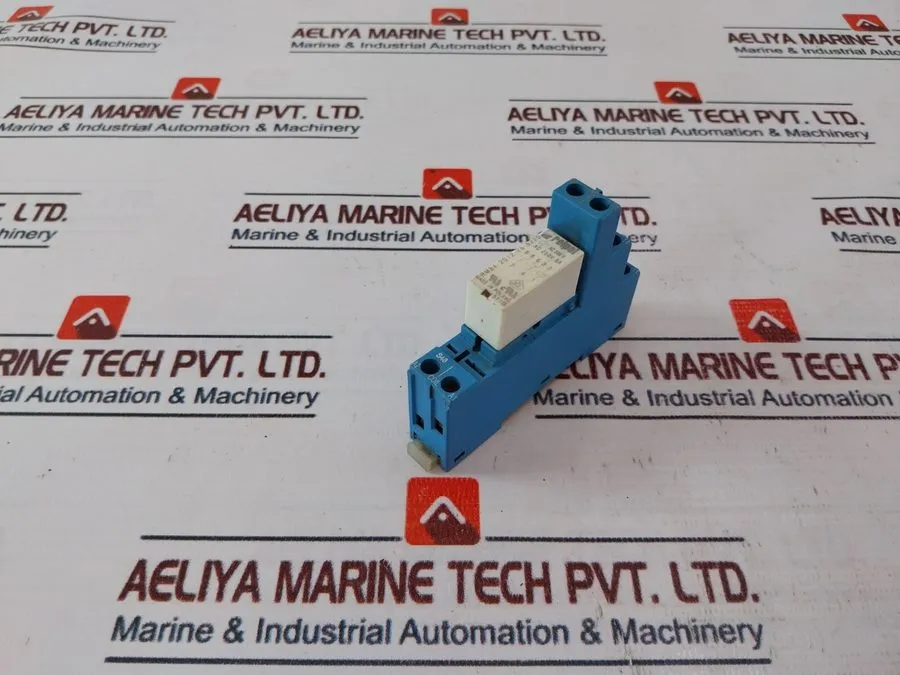 Реле Finder 95.05 Power Relay with Socket RM84-2012-25-5220