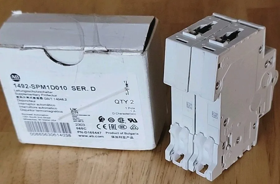 Автоматический выключатель Allen-Bradley 1492-SPM1D010 SPM1D010 Circuit Breaker — фото лота 2