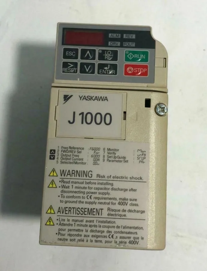 Частотный преобразователь Yaskawa J1000 inverter CIMR-JT2A0004BAA 0.4/0.75KW 220