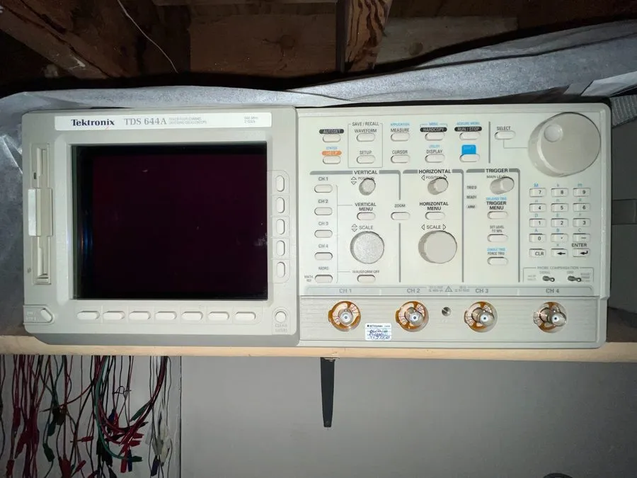 Осциллограф Tektronix TDS644B /13/1F/2F Digital Oscilloscope 500MHz 2.5GS/s 4Ch