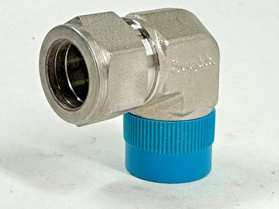 Фитинг Swagelok SS-1210-2-12 SS Tube Fitting, Male Elbow, 3/4" Tube OD