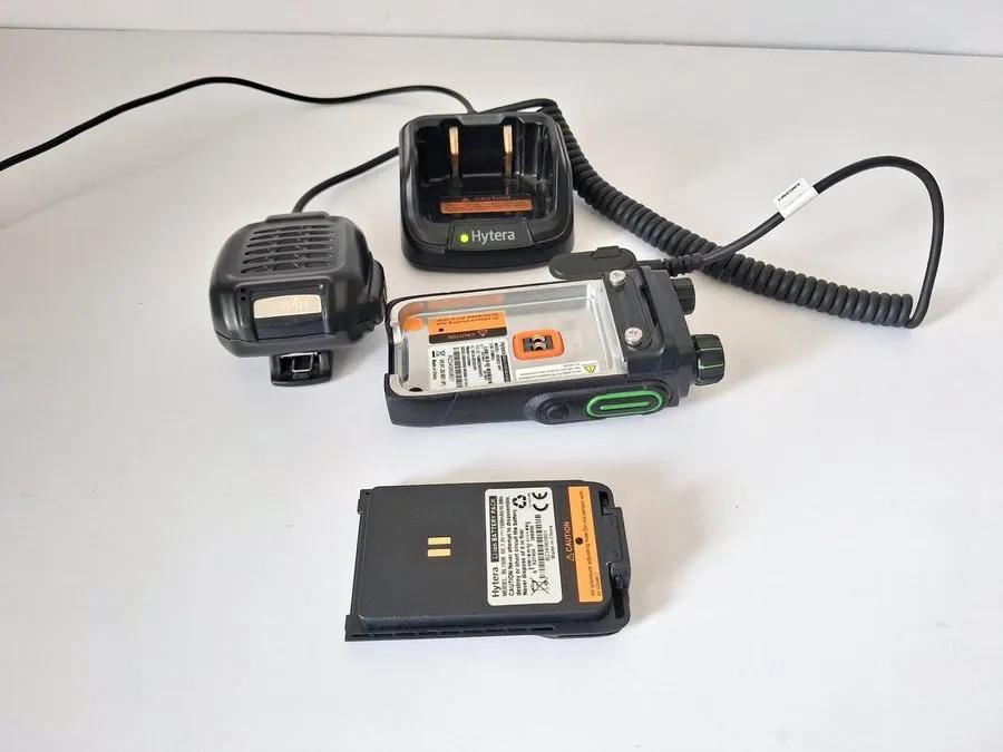 Гарнитура HYTERA PORTABLE RADIO BD502i VHF 136-174MHz W/CHARGER & SM08M3 SPEAKER