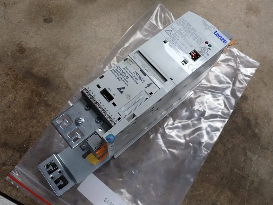 Частотный преобразователь LENZE 8200VECTOR VFD VARIABLE SPEED DRIVE 0.55kW 240V