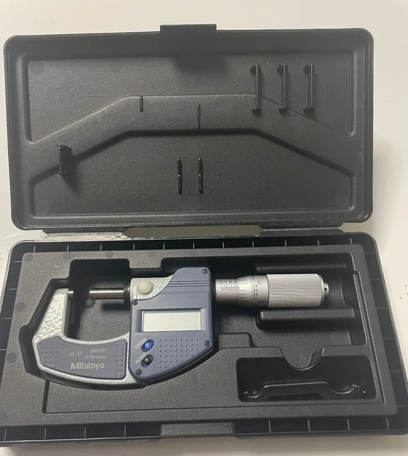 Микрометр Mitutoyo 0-1” 293-832-30 Digital Micrometer w/Hard Case