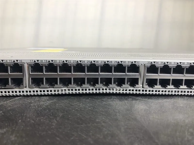 Коммутатор Cisco N3K-C31108TC-V 48-Port 10Gbase-T RJ45 6 QSFP28 & Dual AC *1-YEA — фото лота 4
