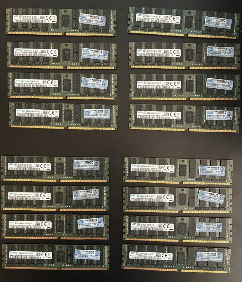 Модуль памяти 512GB (16x32GB) Samsung PC4-17000 4Rx4 (DDR4-2133) LRDIMM (M386A4G — фото лота 1