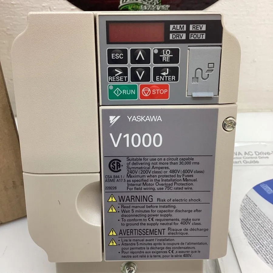 Частотный преобразователь Yaskawa V1000 VFD CIMR-VU4A0004FAA 480VAC 4.1A Inverte