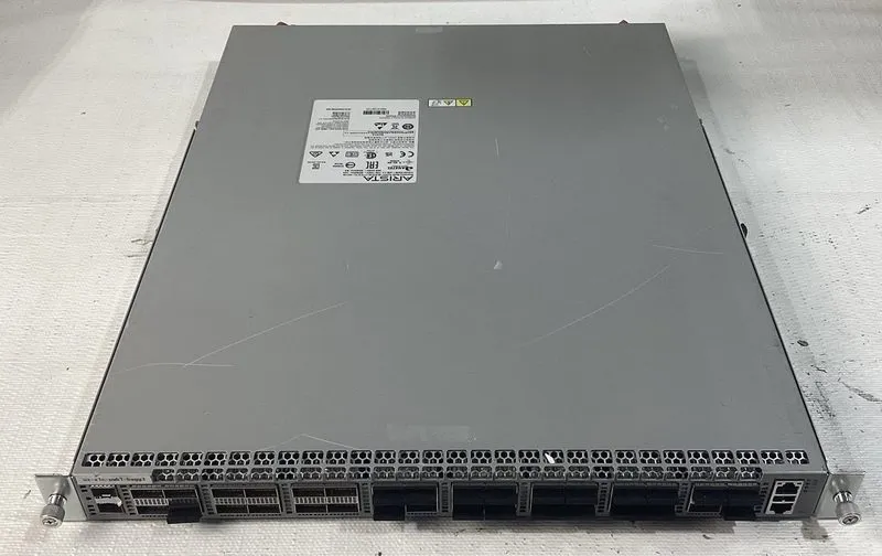 Коммутатор Arista DCS-7050CX3M-32S-F 32x 100GbE QSFP 2x SFP+ Data Center Switch