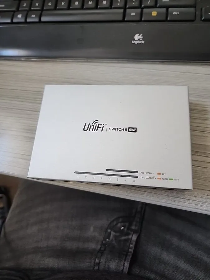 Коммутатор Ubiquiti Networks UniFi Switch 8-ports 60W with 4-ports US-8-60W No