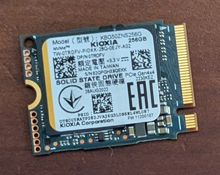 SSD-накопитель Kioxia Toshiba BG5 256GB KBG50ZNS256G SSD M.2 NVMe 2230 PCIe Gen4