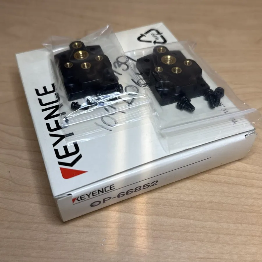 Комплект крепления Keyence OP-66852 CV Vision Camera Resin Mounting Kit Single M — фото лота 1