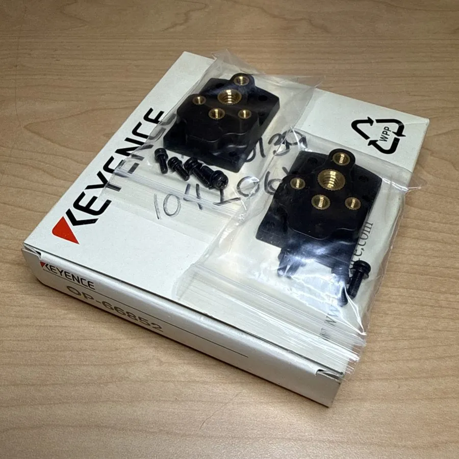 Комплект крепления Keyence OP-66852 CV Vision Camera Resin Mounting Kit Single M — фото лота 2