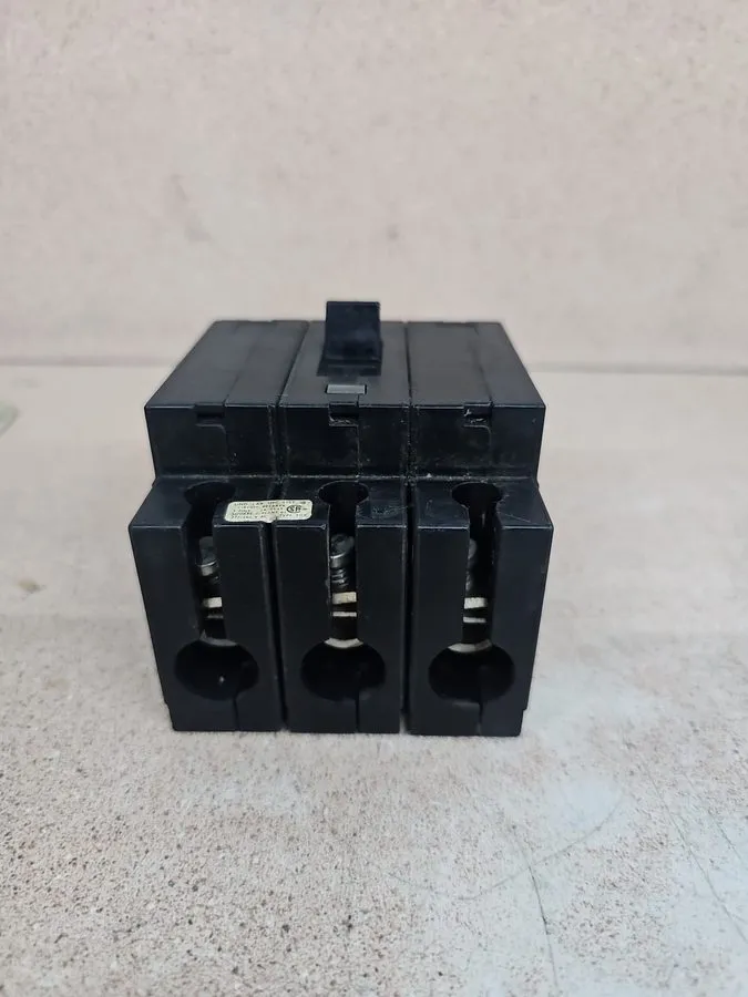Автоматический выключатель Square D EH34040 40A 3Pole 480V 50/60Hz Circuit Break