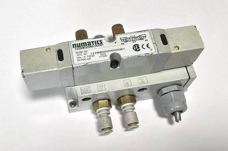 Электромагнитный клапан Numatics 122BB500M000061 24VDC Pneumatic Solenoid Direct