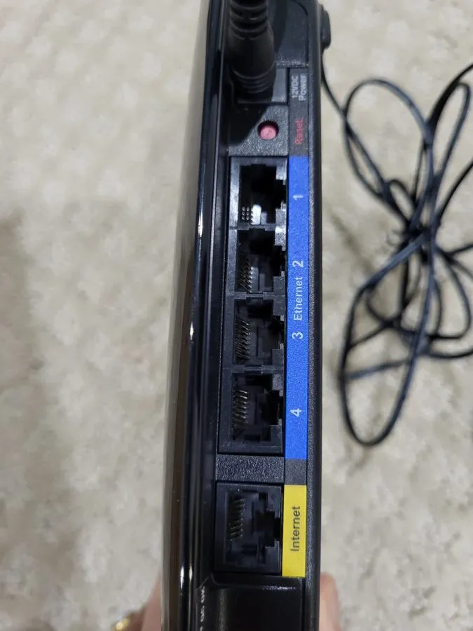 Маршрутизатор LINKSYS WRT160N V2 300 Mbps 4-Port 10/100 WIRELESS N ROUTER