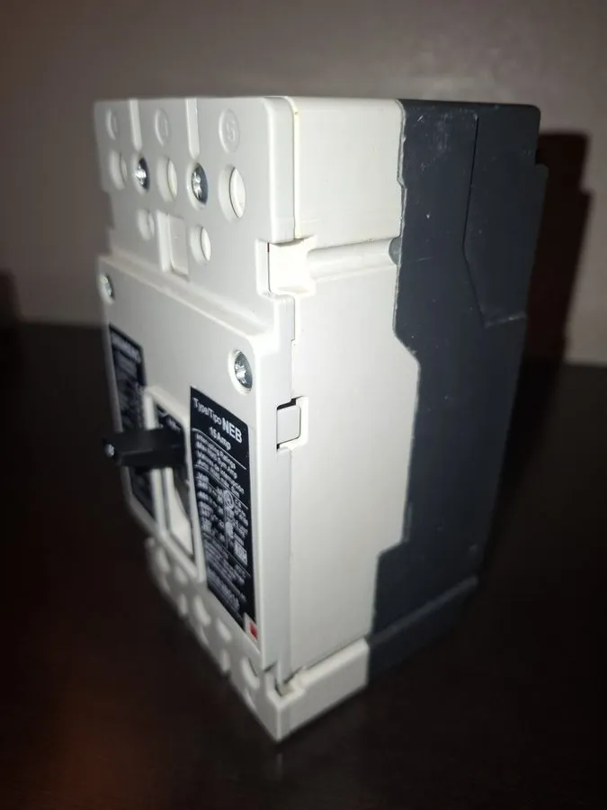 Автоматический выключатель Siemens NEB3B015B 15A 3-Pole 480V Bolt-On Circuit Bre — фото лота 2