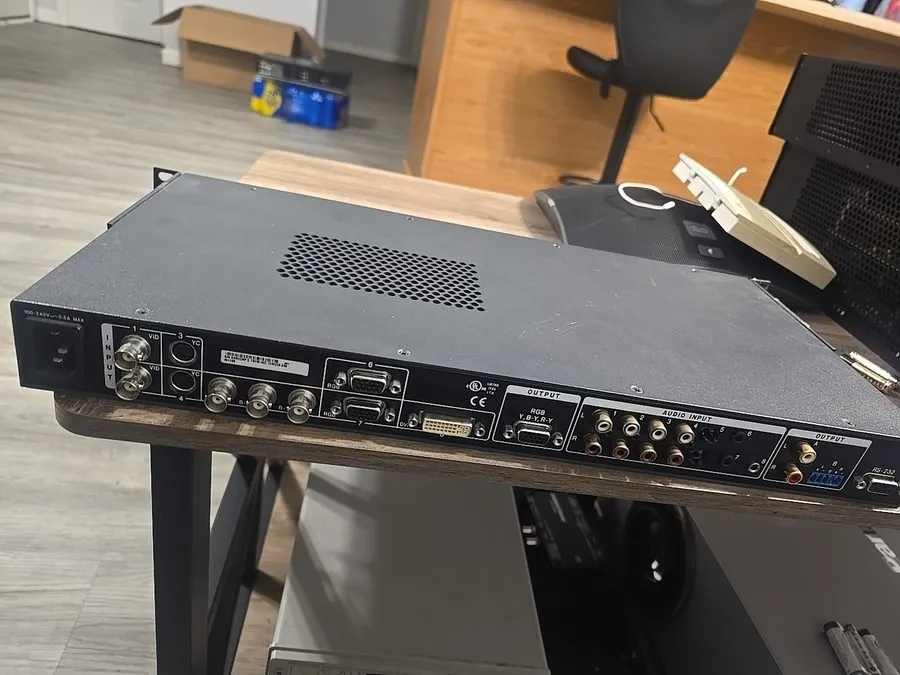 Видеокоммутатор Extron IN1508 rackmount Scaling Presentation AV Switcher — фото лота 2