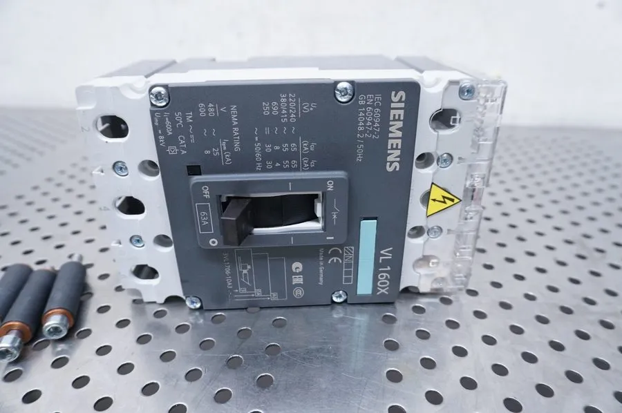 Автоматический выключатель 3VL1706-1DA33-0AA0 Siemens Circuit Breaker, 63amp, 22