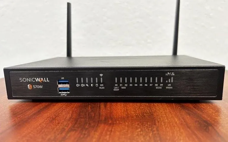 Межсетевой экран SonicWall TZ570 Network High Availability Firewall 02-SSC-5694 — фото лота 1