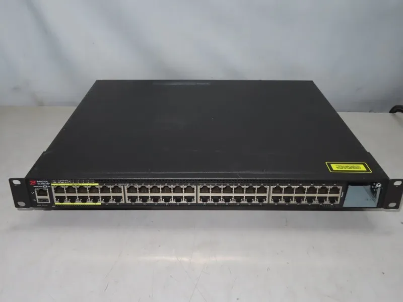 Коммутатор Brocade ICX7450-48P-E Switch 48-port 1 GbE Switch PoE+ — фото лота 1