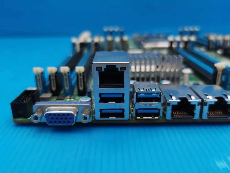 Материнская плата Supermicro X10SRA Motherboard DDR4 SOCKET 2011-V3 XEON INTEL I