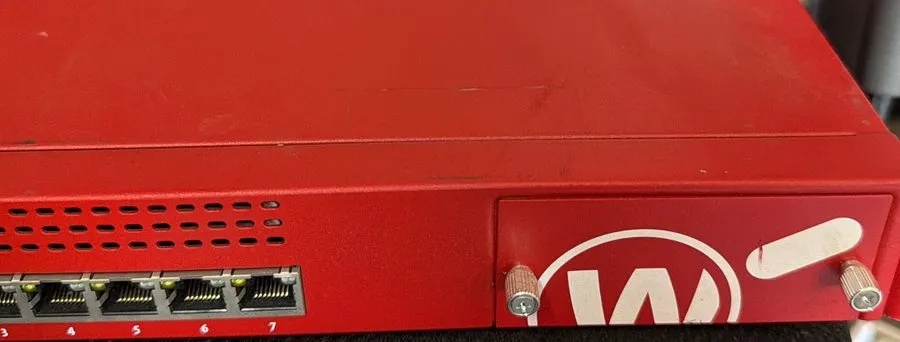 Межсетевой экран WatchGuard Firebox M390 Firewall CL3AE8 — фото лота 1