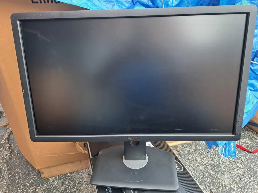 Монитор Dell UltraSharp 23" U2312Hmt VGA DVI Display Widescreen LCD HD 23 Monito