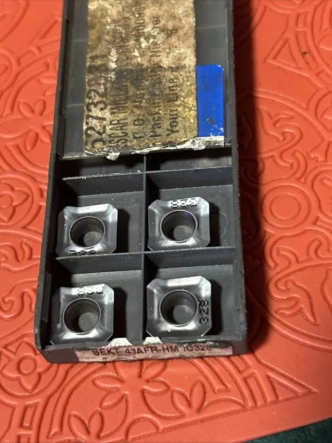 Режущий инструмент ISCAR 5601265 SEKT 43AFR-HM IC328 Square Carbide Milling Inse