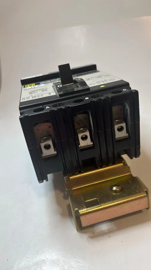 Автоматический выключатель Square D FH36015 FH 3P 25kA@480v 15 Amp I-LINE CIRCUI — фото лота 1