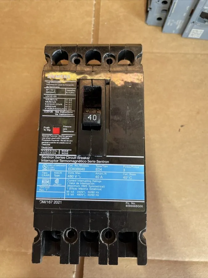 Автоматический выключатель Siemens Sentron ED43B040 Molded Case Circuit Breaker 