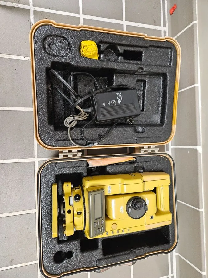 Тахеометр Topcon GTS-302 Electronic Total Station Surveying Instrument