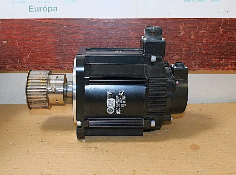 Сервопривод YASKAWA SERVO DRIVER SGD7S-180A00A — фото лота 2