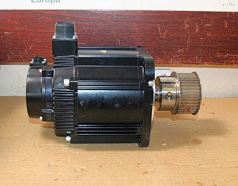 Сервопривод YASKAWA SERVO DRIVER SGD7S-180A00A — фото лота 4