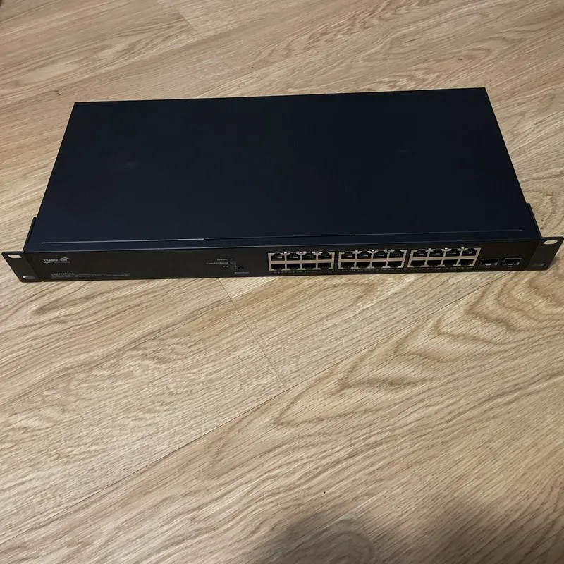 IIoT-устройство VERINT SM24TAT2SA-VT 24-Port Gigabit PoE+ & 2 SFP Port Managed S