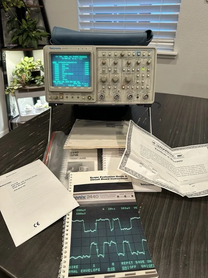 Осциллограф TEKTRONIX 2440 500 MS/s DIGITAL OSCILLOSCOPE