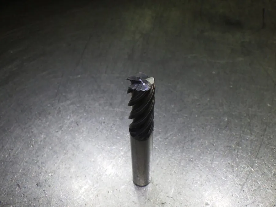 Режущий инструмент YG-1 1/2" 5 Flute Carbide CR Endmill 1/2" Shank .060" R EH999 — фото лота 2
