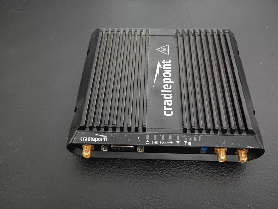 Маршрутизатор Cradlepoint IBR1100LPE Verizon Router — фото лота 1