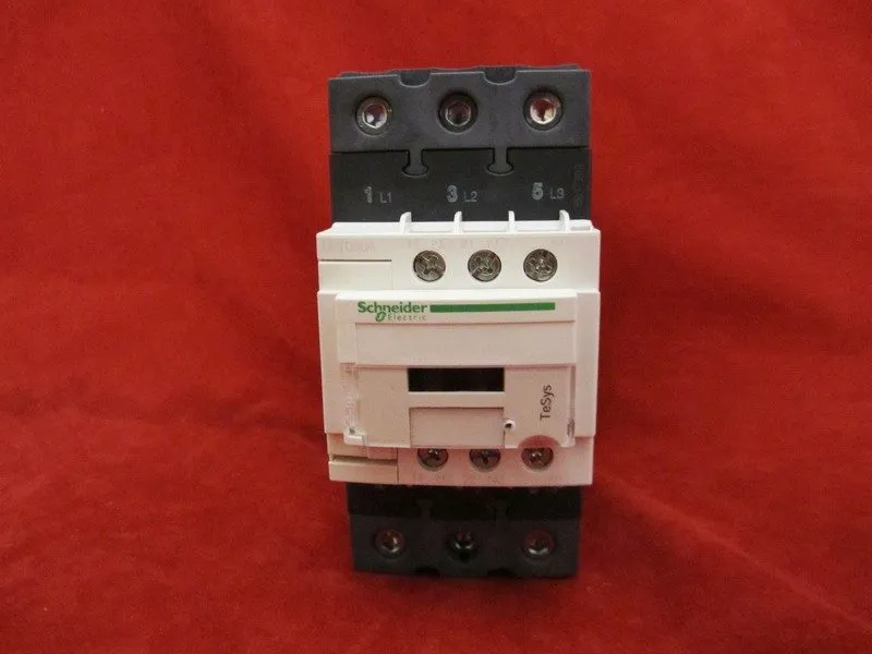 Контактор Schneider LC1D50AB7 TeSys D Magnetic Contactor 50A 24V AC