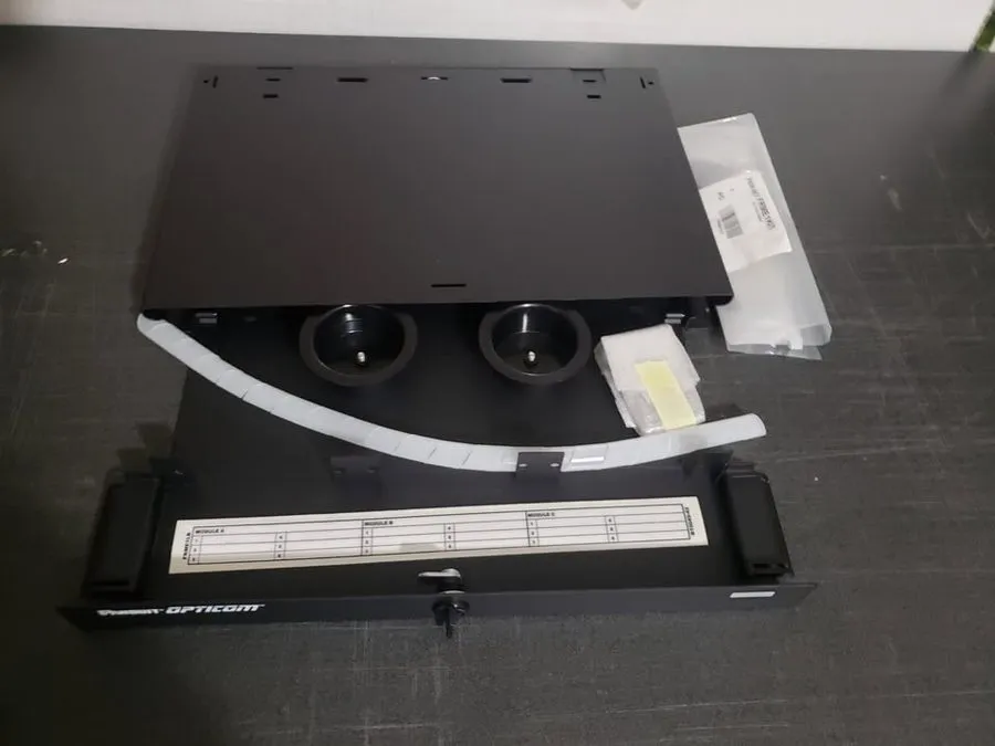 Патч-панель Panduit Mini-com 48 Port Network Patch Panel 48 X Rj-45 CPP48HDWBLY
