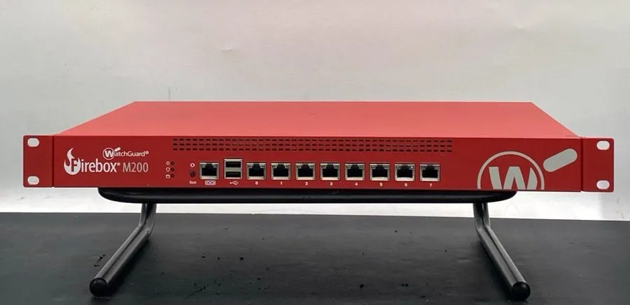 Межсетевой экран WatchGuard FireBox M200 ML3AE8 8-Port Gigabit Ethernet Network 