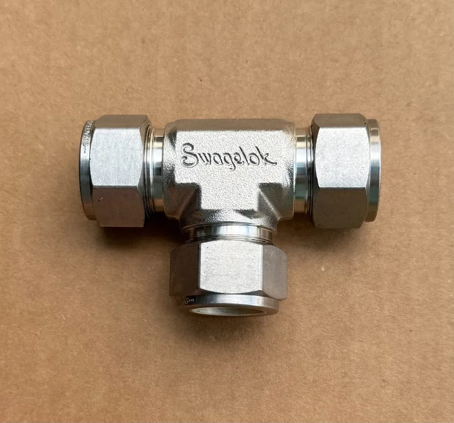 Фитинг Swagelok SS-1210-3 Stainless Steel 3/4 in Compression Tee Fitting