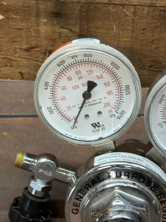 Трубопроводная арматура Fisherbrand 10-572-S Dual Gauge Gas Regulator 3000 PSI — фото лота 2