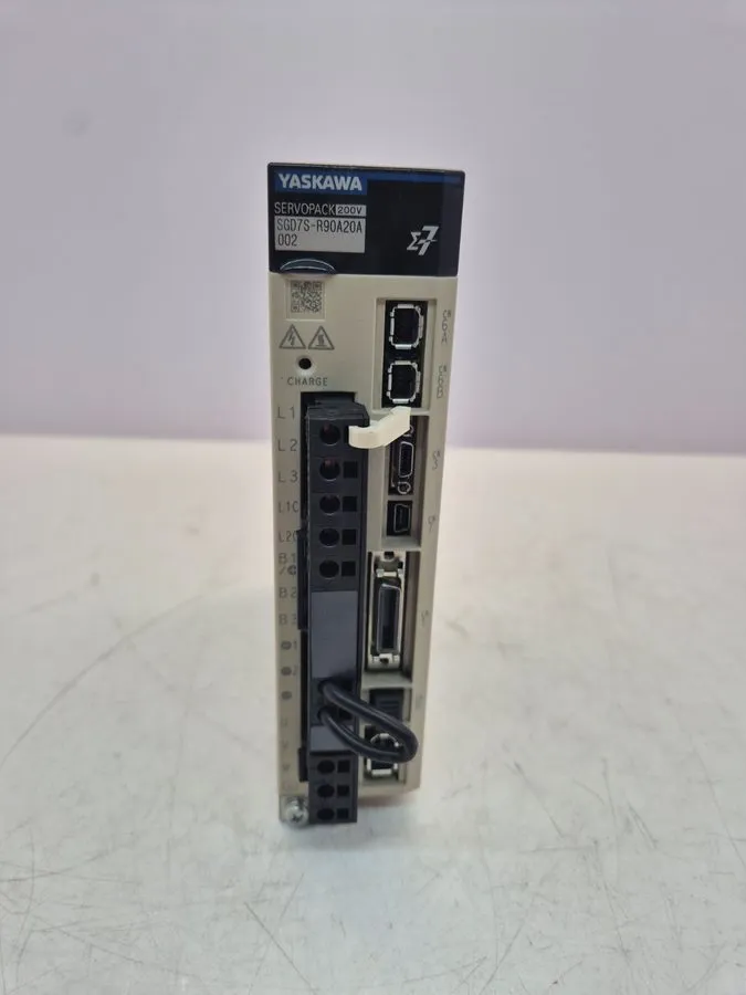 Сервопривод YASKAWA SGD7S-R90A20A002 FedEx