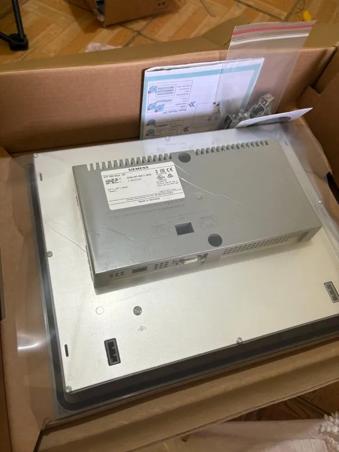 Панель оператора 6AV6647-0AE11-3AX0 SIEMENS HMI KTP1000 Basic Panel 10"