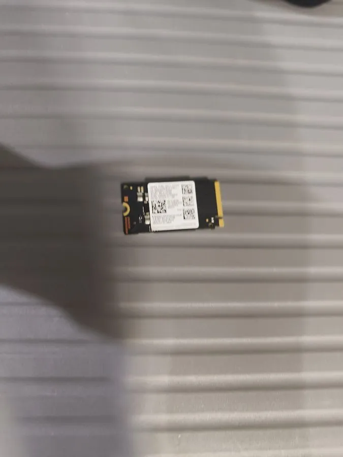 SSD-накопитель Samsung PM991A 256GB SSD NVMe PCIe 3.0 x4 M.2 2230 MZ-ALQ256B MZA