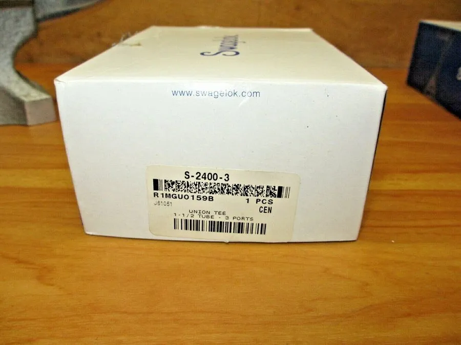 Фитинг Swagelok S-2400-3 Union Tee Steel Compression Fitting 1-1/2" Tube
