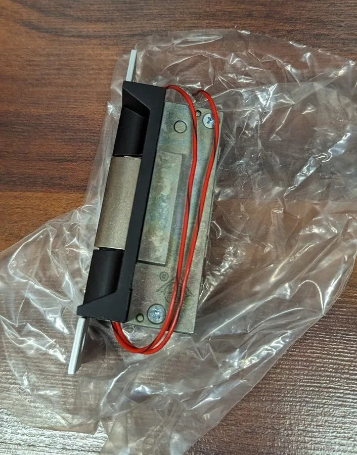Оборудование видеонаблюдения ADAMS RITE 7140-310-628-00 Electric Strike, 12VDC/2