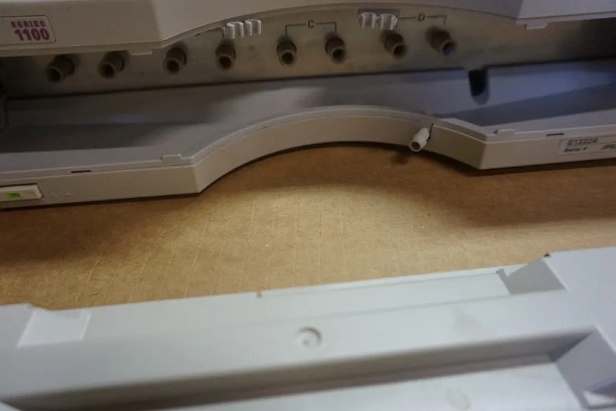 Хроматограф Agilent G1322A HPLC 4-CH Vacuum Degasser