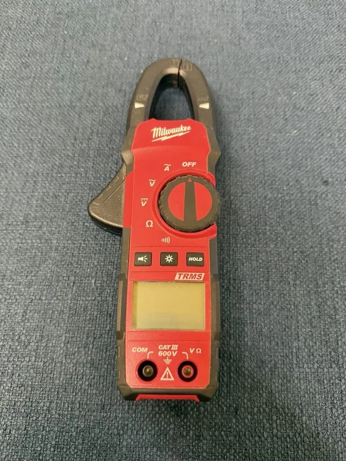 Тестер Milwaukee 2235-20 400 Amp 400A 600V AC/DC Clamp Meter