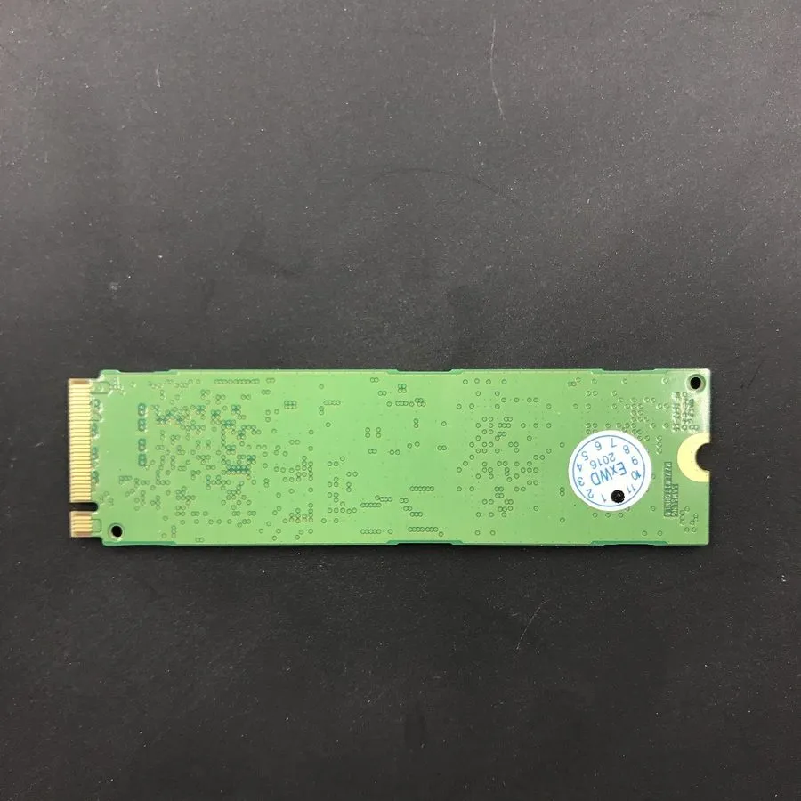 SSD-накопитель Samsung PM961 256GB M.2 2280 NVMe PCIe SSD MZVLW256HEHP 99% Healt